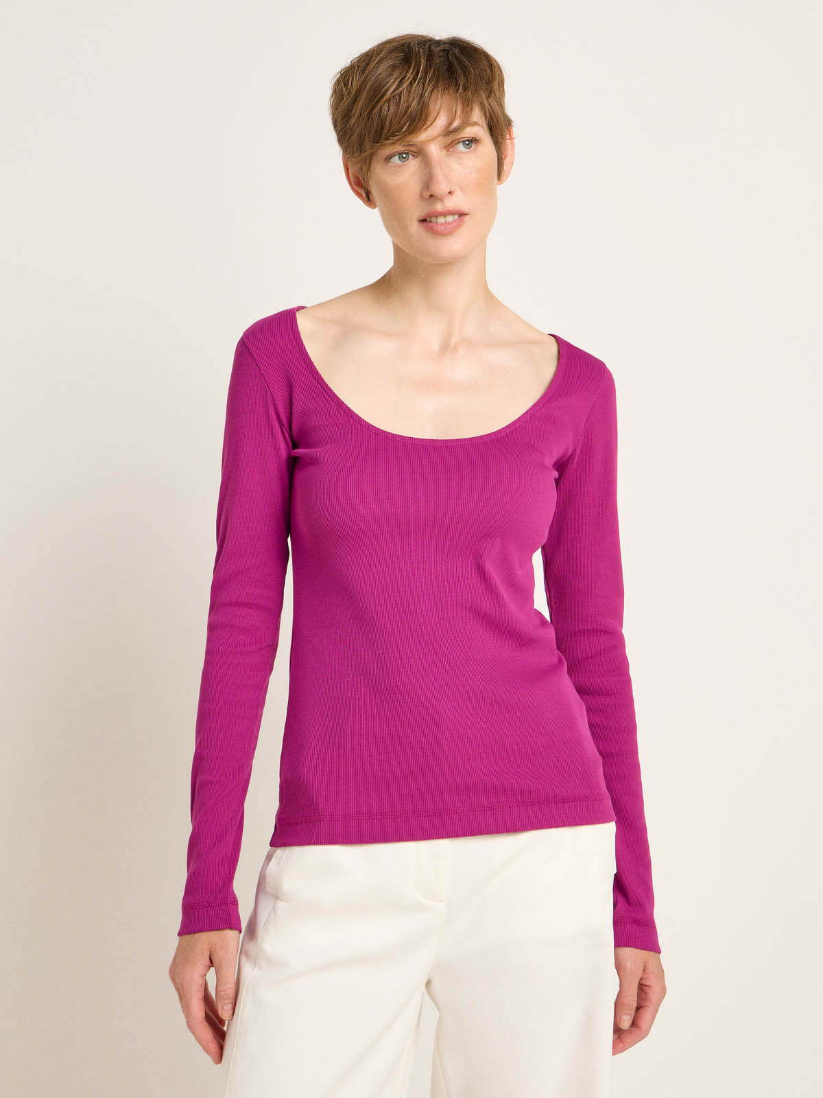 Long-sleeved shirt with deep neckline (GOTS)