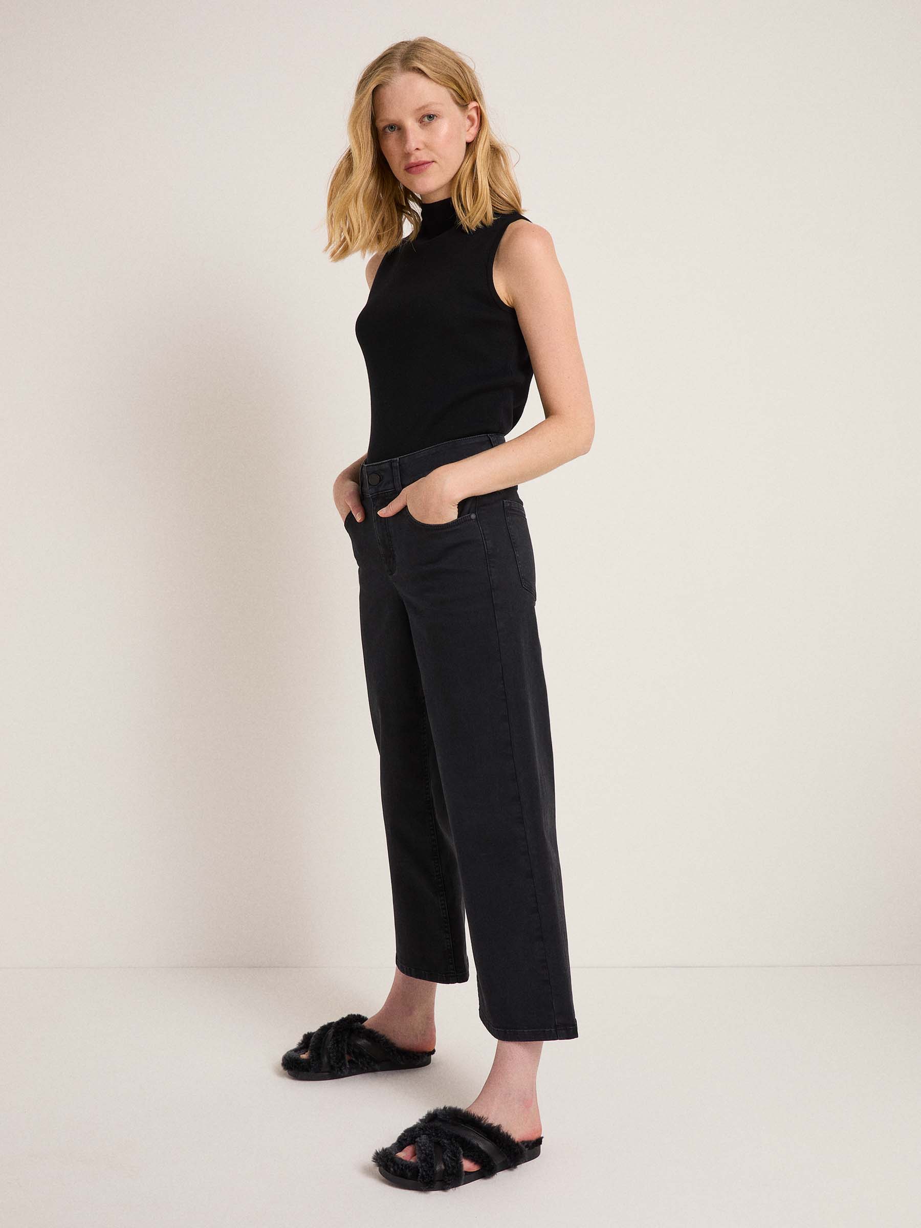 Unisex Japanese Denim Tapered Cropped Trousers | MUJI